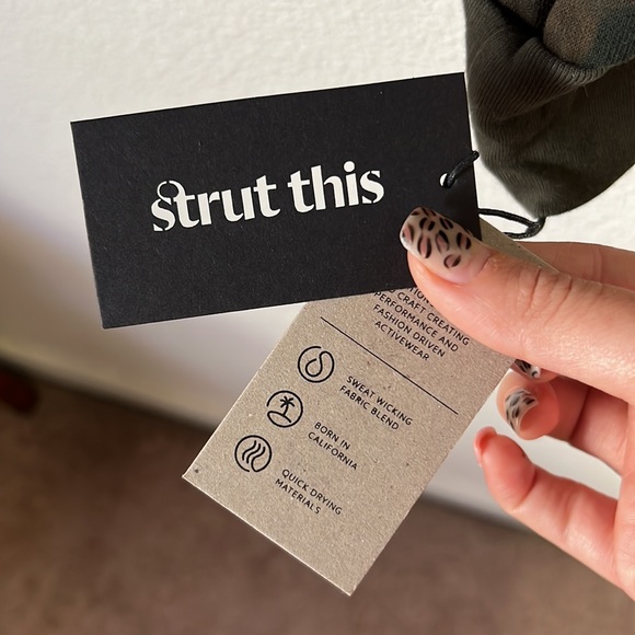 STRUT THIS • Green Camouflage Crop Top Sweater - Picture 5 of 5